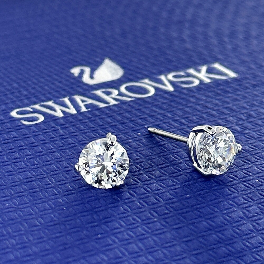 特典つき スワロフスキー ピアス シンプル レディース ブランド 紙袋 ショッパー アクセサリーケース 付き SWAROVSKI 誕生日プレゼント 女性 結婚記念日 プレゼント 妻 嫁 彼女 母 女友