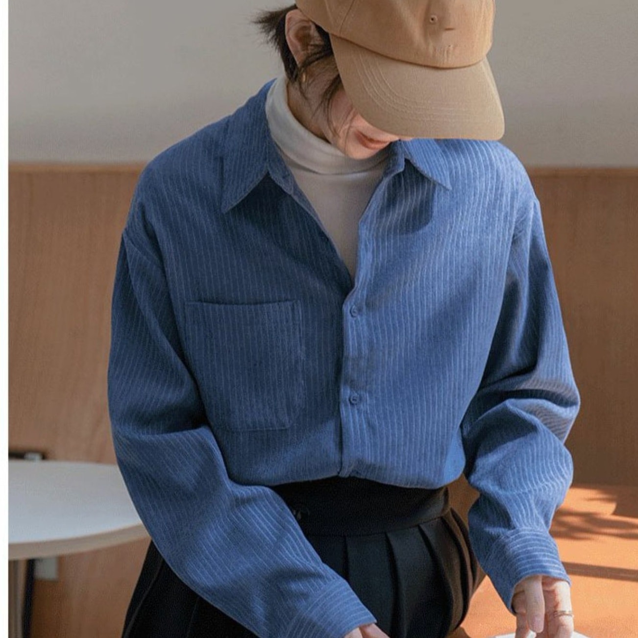 トップス シャツ ミディアム丈 長袖 角襟 前開き ボタン ポケット かわいい 大人可愛い きれいめ シンプル 上品 おしゃれ かっこいい レトロ こなれ感 個性的 主役級 存在感 抜け感