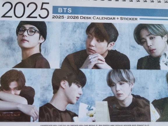 Qoo10] BTS 2025年 カレンダー / BT