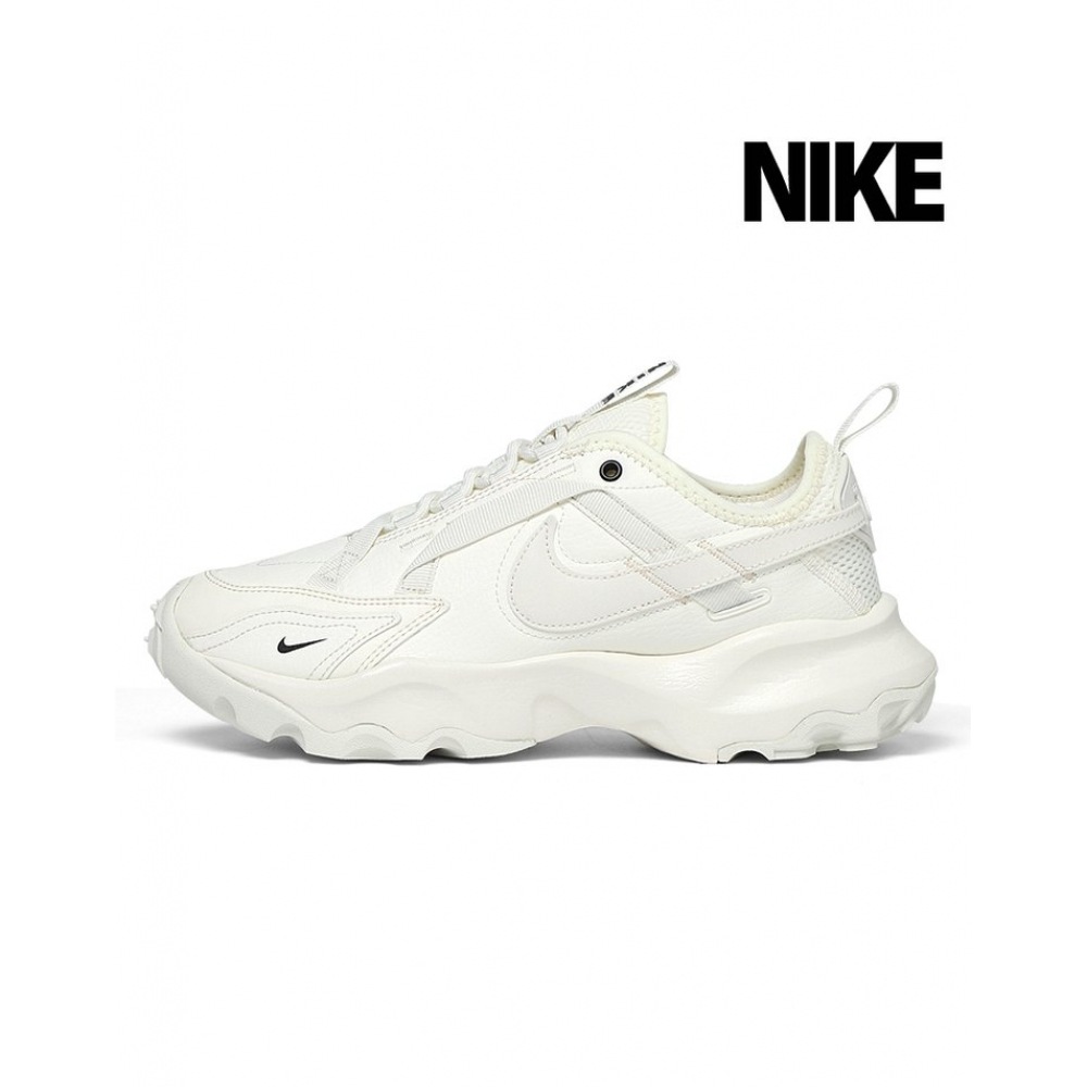 ナイキレディース TC7900 サミットホワイト DD9682-100 19,140円