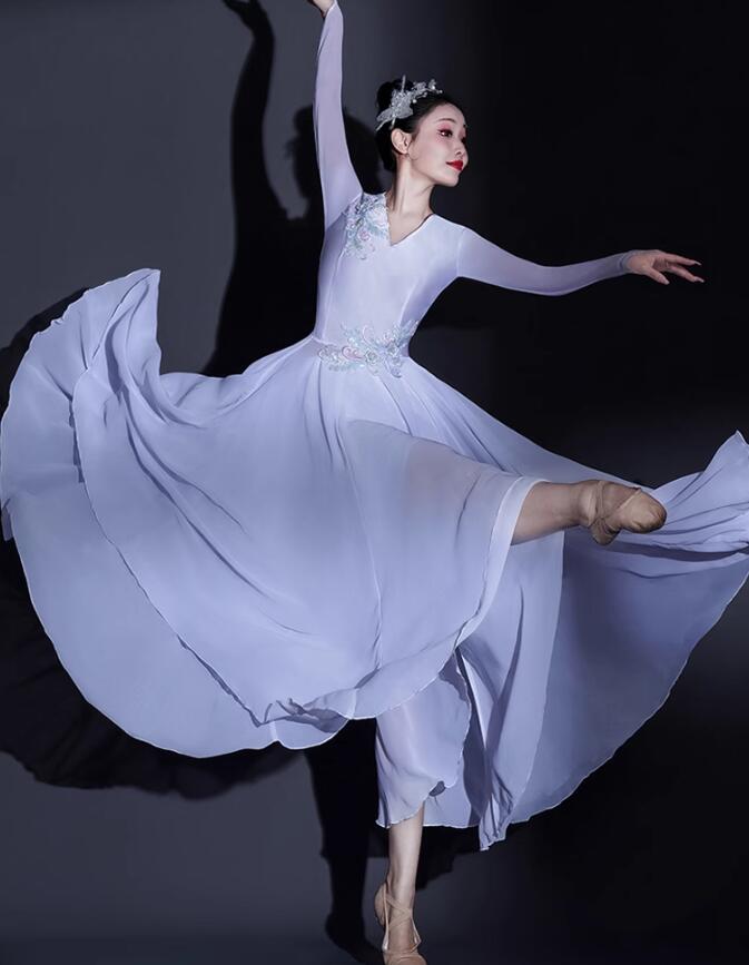 【新品登場】 花柄 中指にかける 大きい裾 ダンスドレス 広がる Vネック 長袖 720度 モダンダンス 社交ダンス 古典ダンス 舞台演出ロングドレス 舞台 発表会 イベント演奏会 合唱団 社交ダンス