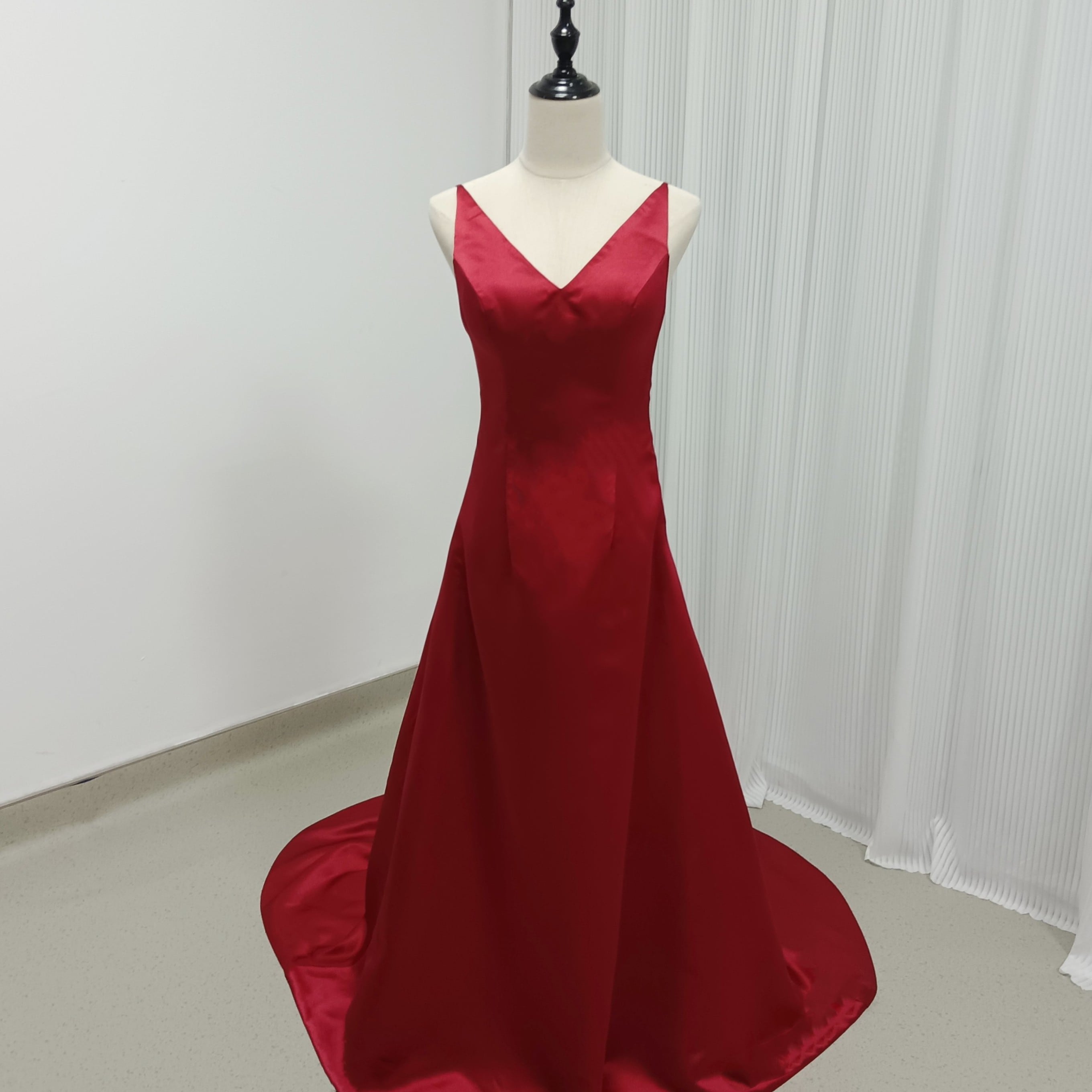 パーティードレス ボルドー色 Vネック キャミソール スレンダーライン 背中見せ 色直し 二次会