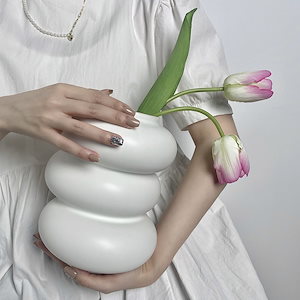 特殊な形状のセラミック花瓶水耕栽培ホワイトホームモデル装飾ドーナツ花器