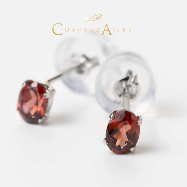 Courage Ailes EDA-1470GR ピアス (1月誕生石 ガーネット 天然石 カラーストーン Pt900 プラチナ ペンダント結婚祝い 記念日 誕生日 華奢 贈り物 シンプル 4本爪)