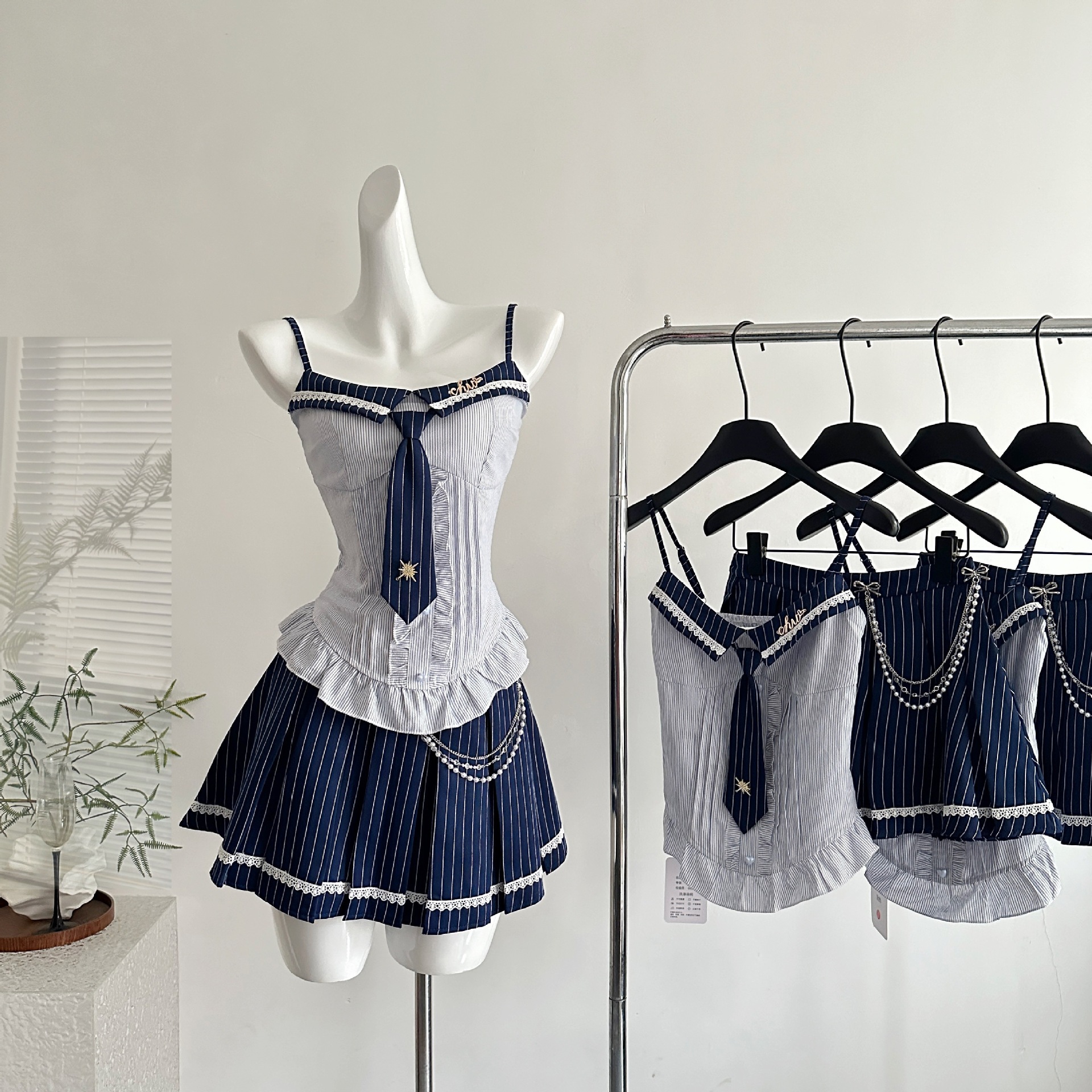 【急速出荷】レイシー・ウィザーズウサギ警官学院風制服デザインチュニックスカート