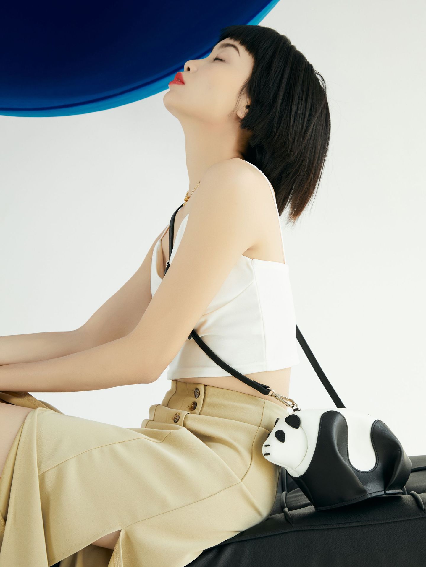 【本革パンダの形 キーホルダーを贈る】超人気レディースバッグ ミニバッグトートバッグ ショルダーバッグ トートバッグ レディースバッグ斜めがけバッグ パンダの形 ハンドバッグ