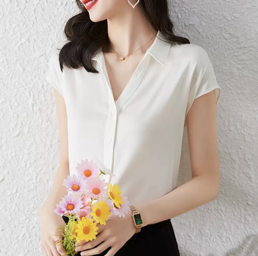 トップス デート シャツ ブラウス カットソー 袖あり 半袖 Vネック かわいい 大人可愛い きれいめ シンプル カジュアル 大人 上品 おしゃれ お洒落 主役級 存在感 夏 10代 20代 30代