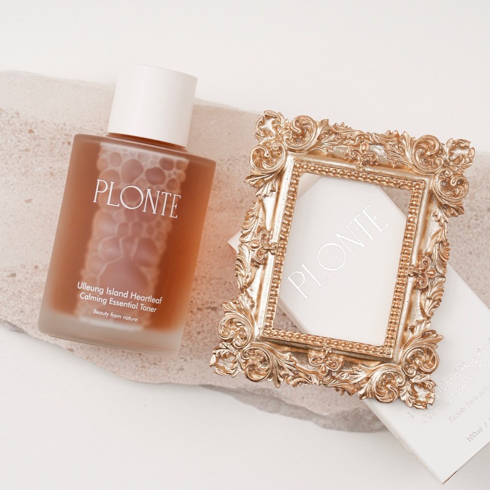 【フロント】鬱陵アイランドハートリーフカミングエッセンシャルトナー100ml