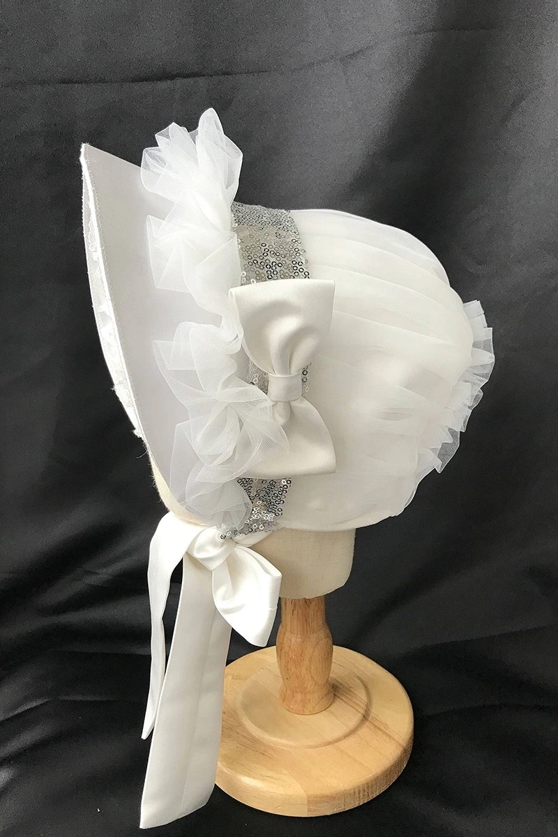 ニューパレスハットベビー韓版ベビー帽子百日姫帽子編み上げ耳当て付き春秋の暖かさを保つ大きなつばレース帽子