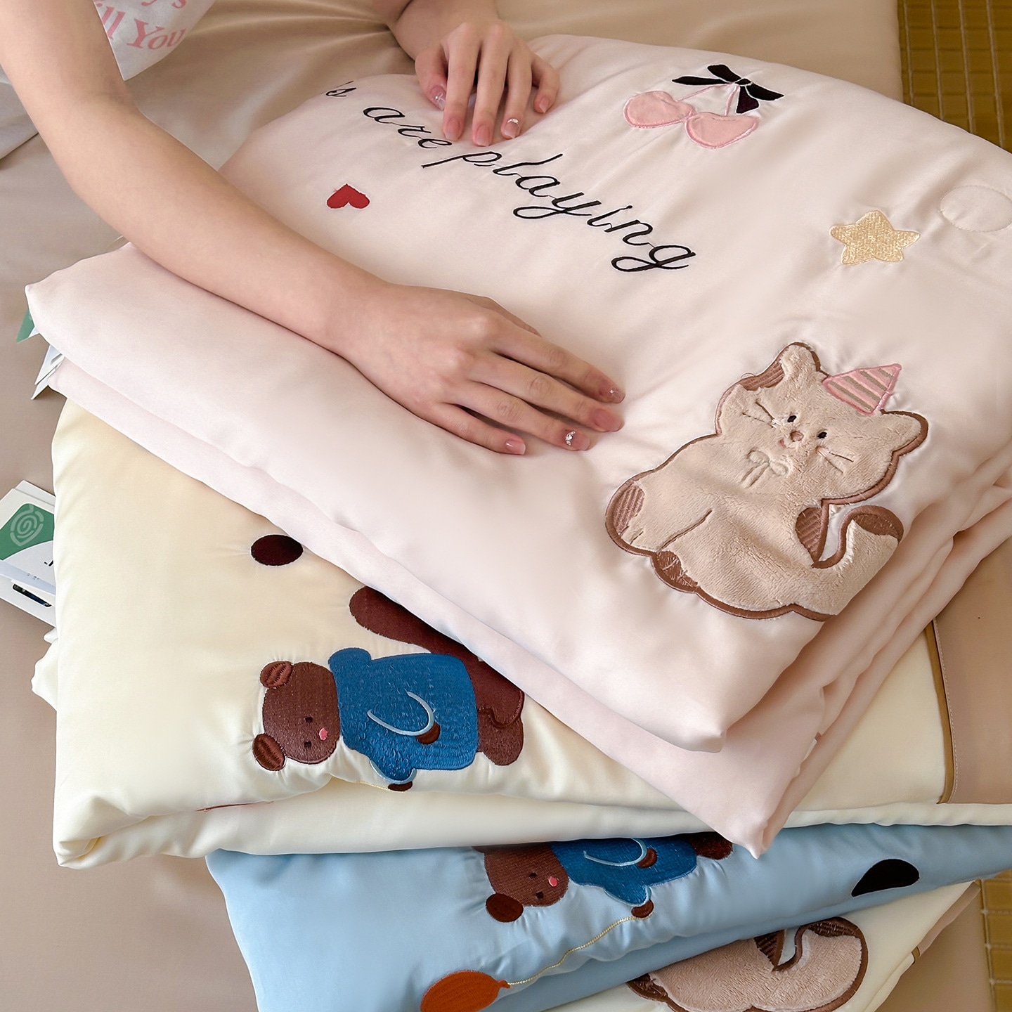 5.12【迅速な発送】カートゥーン刺繍 A類 60S ランキング天絲 夏掛け布団 4点セット 高級感 アイスシルク 子供 可愛い エアコン用