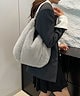 グレー
