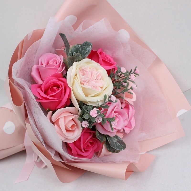 彼女の誕生日や卒業シーズンのギフトにカスミソウのバラのドライブーケ永遠の花束ソープブーケ