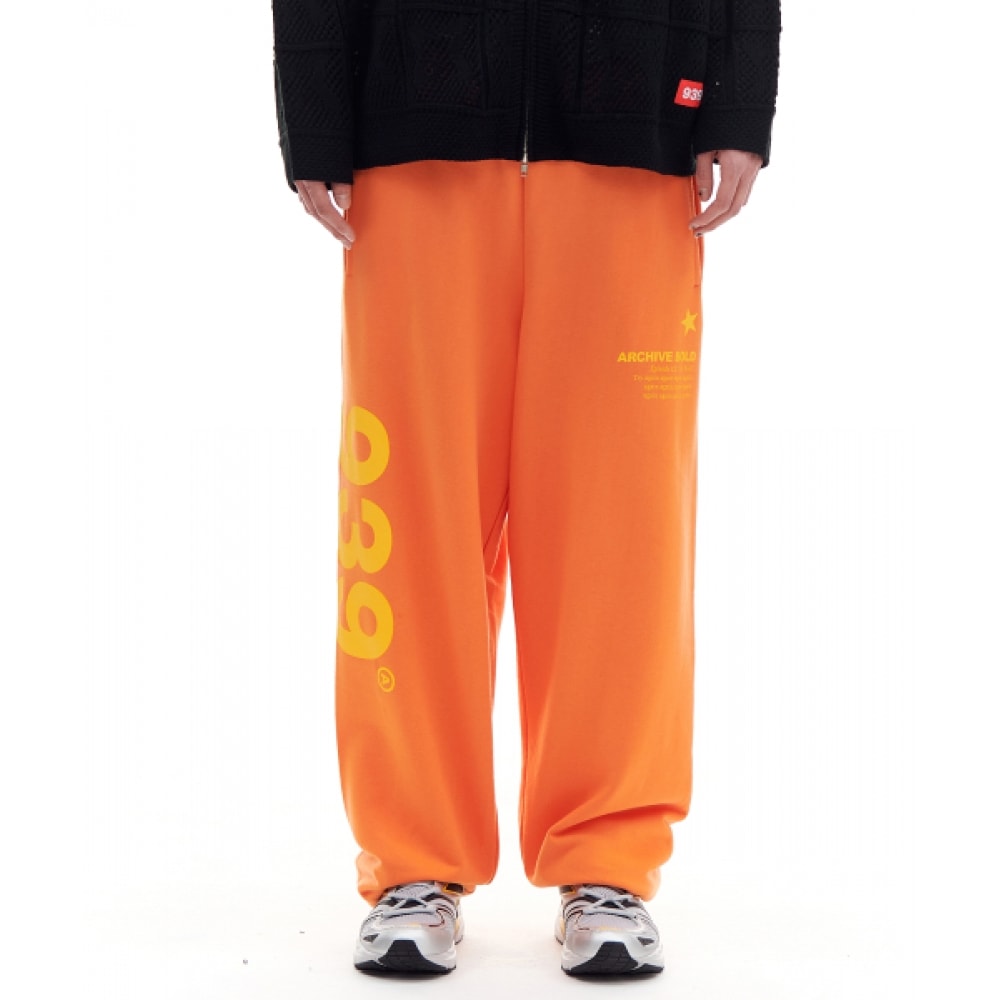 アーカイブボールド939ロゴスウェットパンツ (オレンジ)