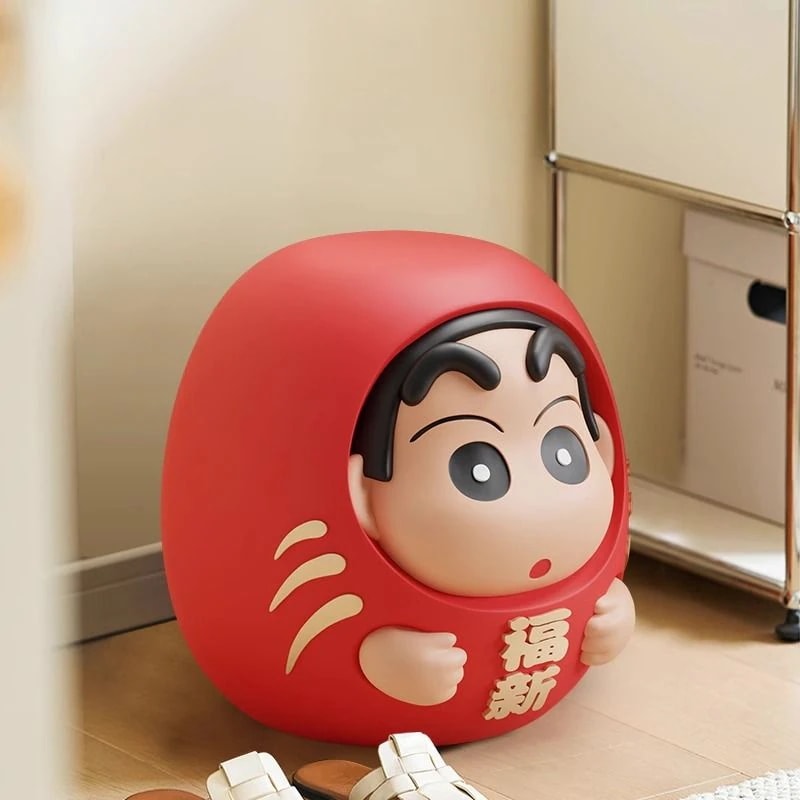 クレヨンしんちゃんは靴の腰掛けを変えて玄関に入って靴の腰掛けを履いています