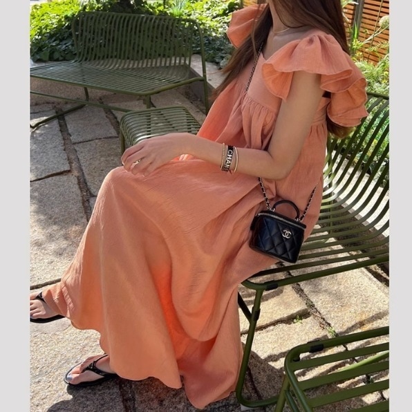 ワンピース ロング丈 長袖 フレンチスリーブ スクエアネック デザイン 美ライン ニュアンス ラッフル レース フリル カラバリ ロマンチック かわいい 大人可愛い きれいめ シンプル カジュアル