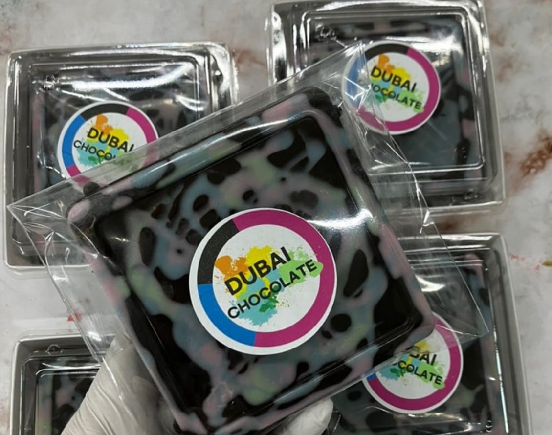 SNS大流行ドバイチョコレート 2024 デザート界の超人気アイテム ドバイチョコレート ドバイチョコレートパスタ チオ スプレット トッピング 手作りチョコレート