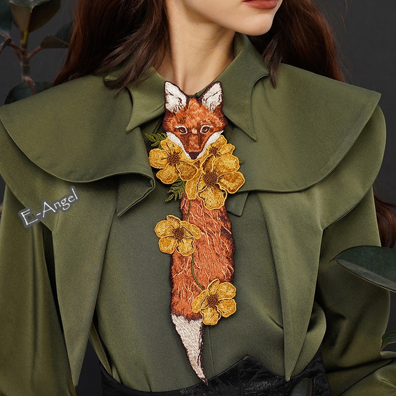 狐 コスプレ グッズ ネクタイ 個性的 ファッション 狐 尻尾 花 刺繍ネクタイ アクセサリー ワンタッチ 上着飾り ユニークデザイン