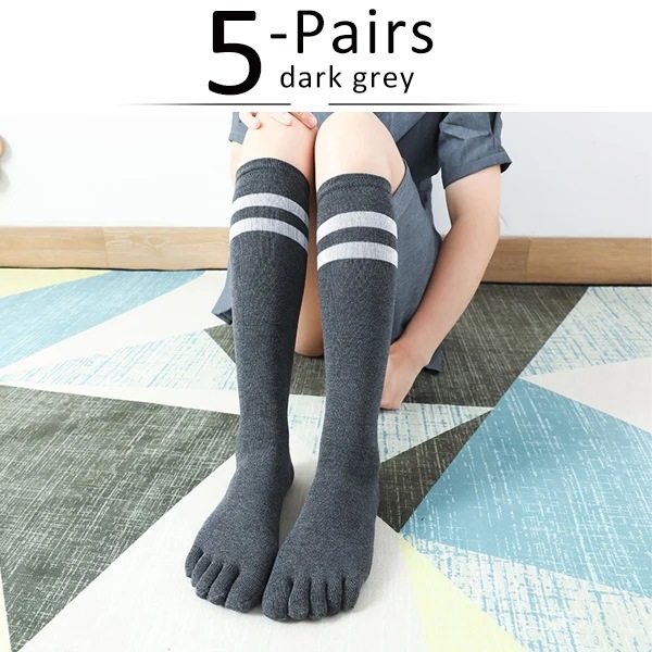 女性と女の子のための綿のロングストッキング 膝の下にある暖かい縞模様のストッキング 5本の指の脚 大学スタイル 学生 5ペア ダークグレー EU35-39