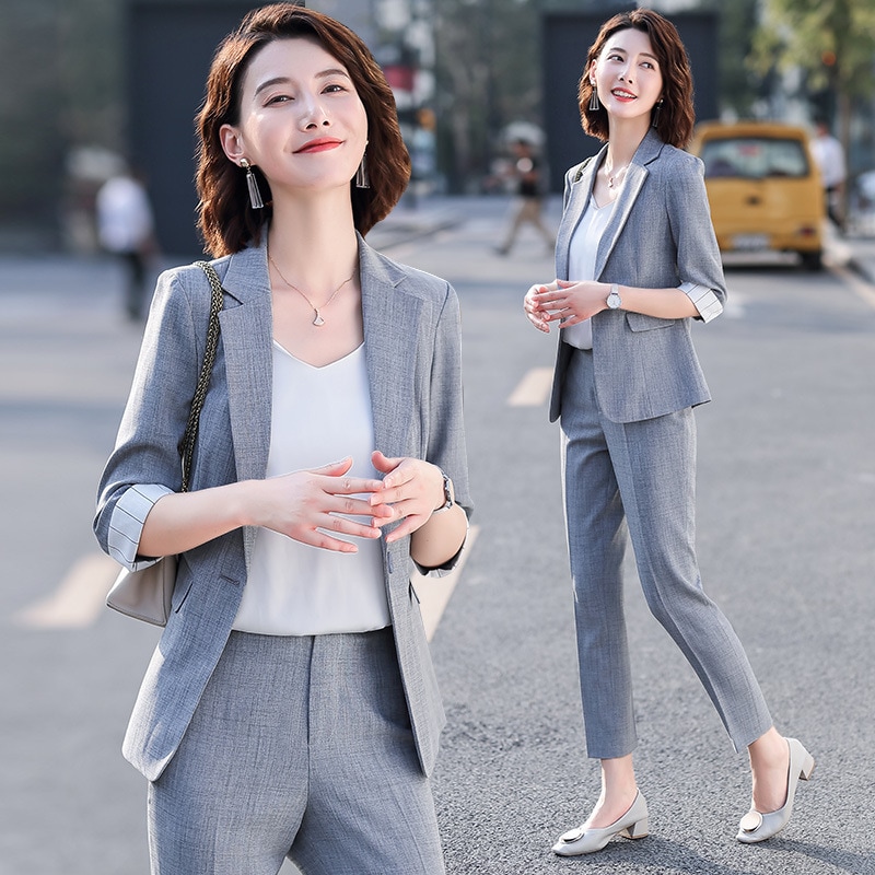 パンツスーツレディース通勤やリクルート就職活動にピッタリオフィスや会社のビジネススーツ事務服制服に