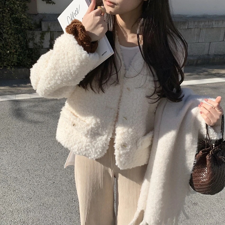 秋冬保温ポケット付き ボアショートアウター レディーストップス フェイクファー