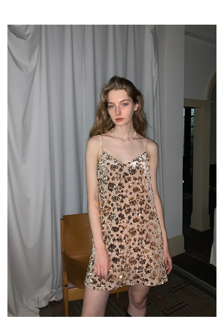 INSスタイル 2023秋 セクシー ギャザリング キャミワンピース ミニスカート スパンコール スリム 宴会場 結婚式