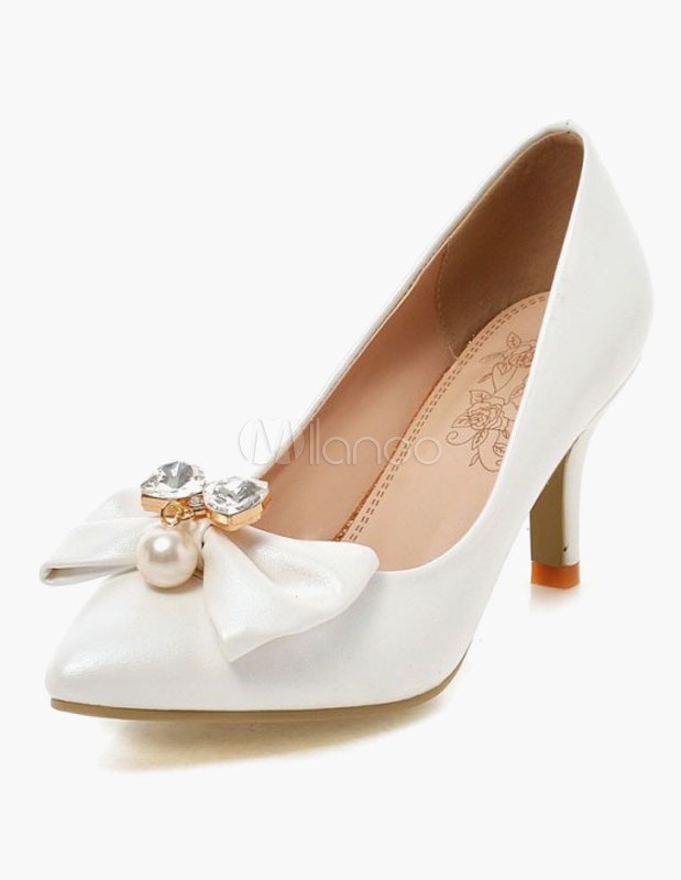 女性のための白い弓PUとんがりトゥパンプス 5,798円