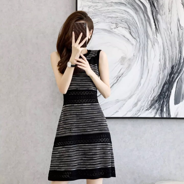 ワンピース ワンピドレス ショート ショート丈 袖なし ノースリーブ ラウンドネック 襟なし セミフレア Aライン ハイウエスト サマーニット かわいい 大人可愛い きれいめ シンプル 大人 上品