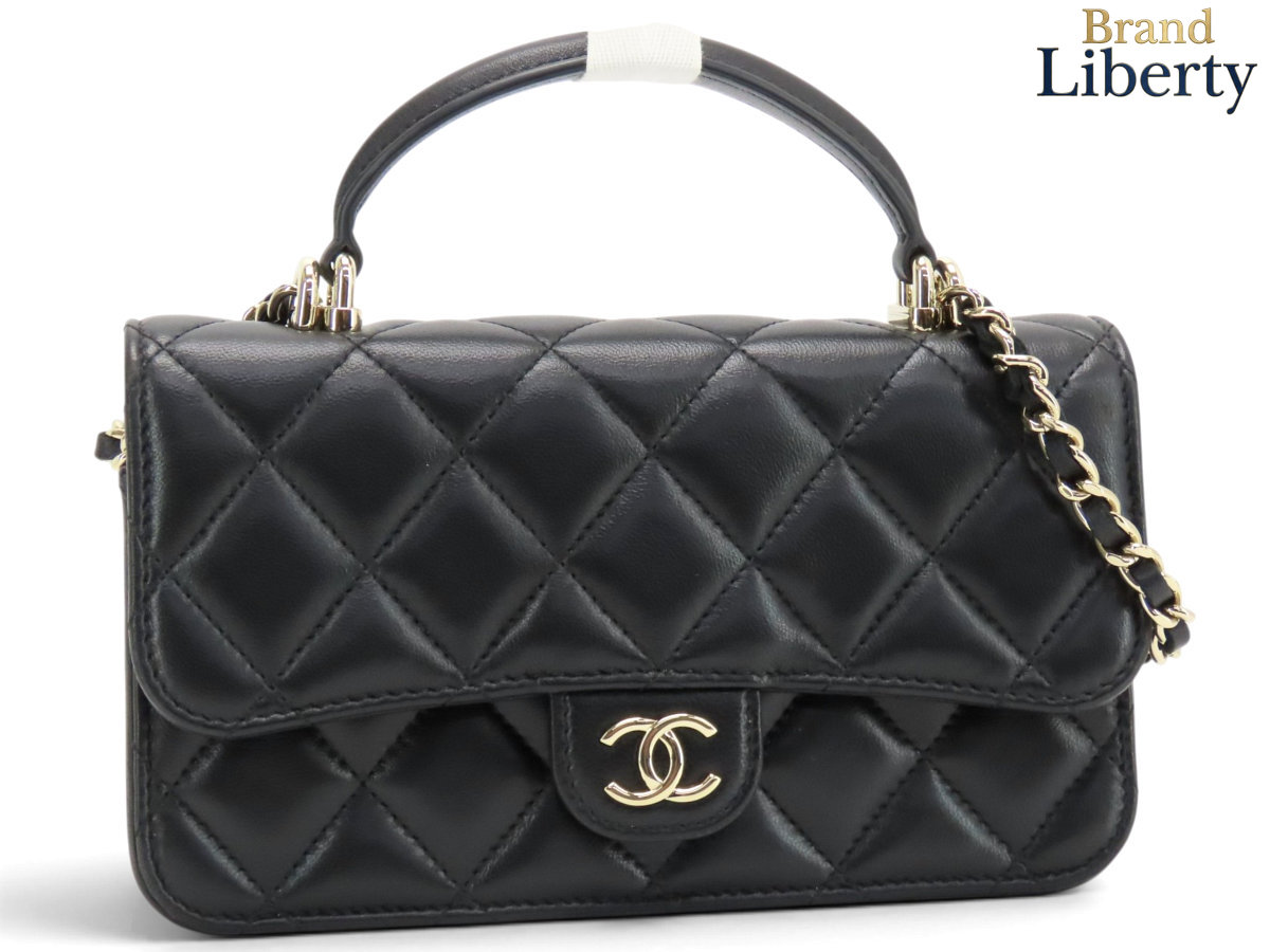 ほぼ新品シャネルCHANELマトラッセフラップフォンケース2WAYチェーンショルダーバッグショルダーウォレットトップハンドルバッグフォンポーチポシェットブラックゴールド金具ラムスキンAP3226