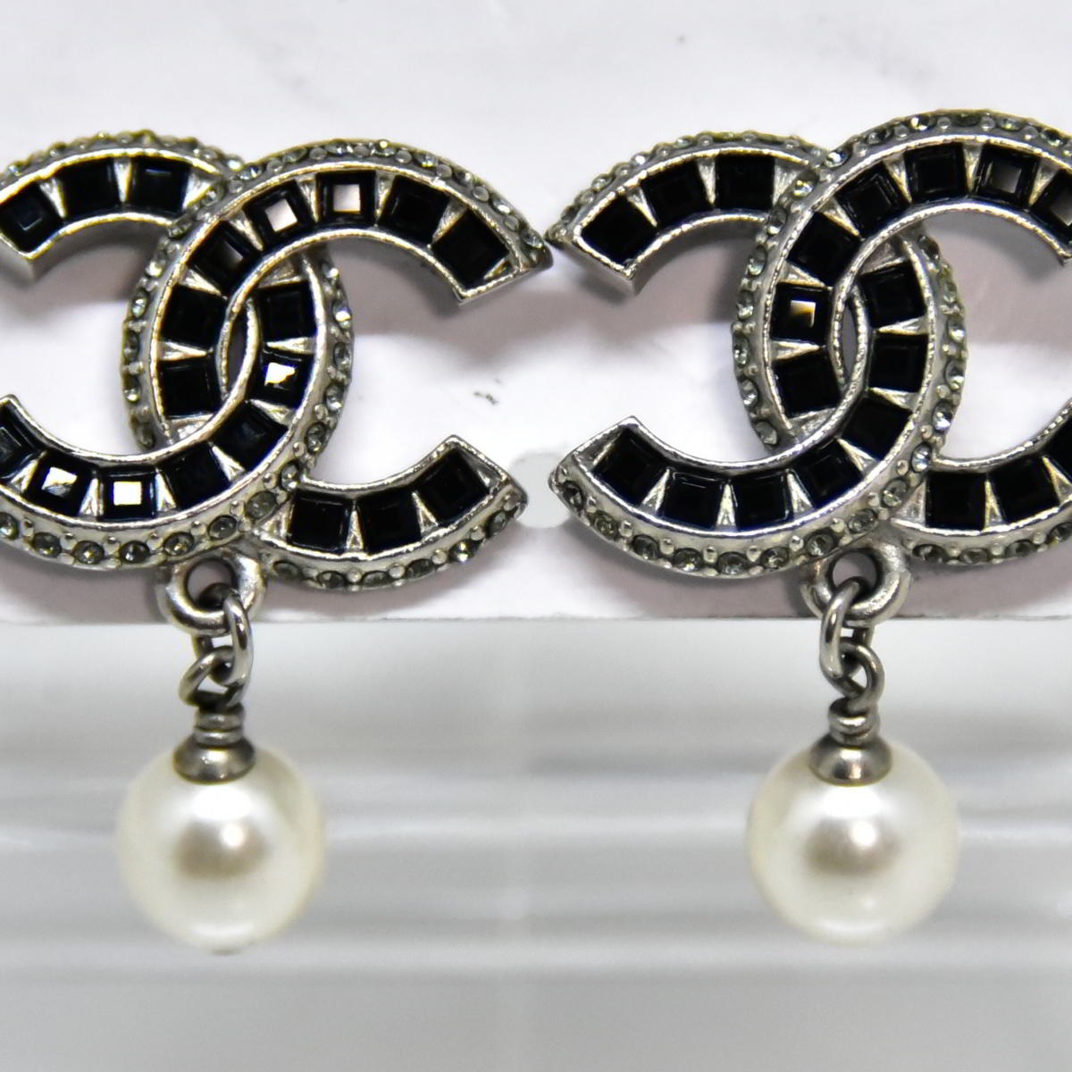 極美品 鑑定済 ピアス ココマーク/パール ラインストーン メタルA15K 15年モデル KNB0810 45,370円