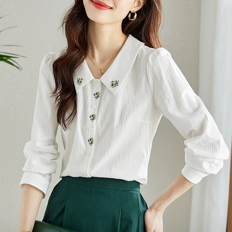 トップス シャツ 白シャツ ベーシック オフィス オフィスカジュアル コットン お嬢様 刺繍 袖あり 長袖 襟付き タイト 薄手 かわいい 可愛い きれいめ シンプル 大人 上品 おしゃれ お洒落