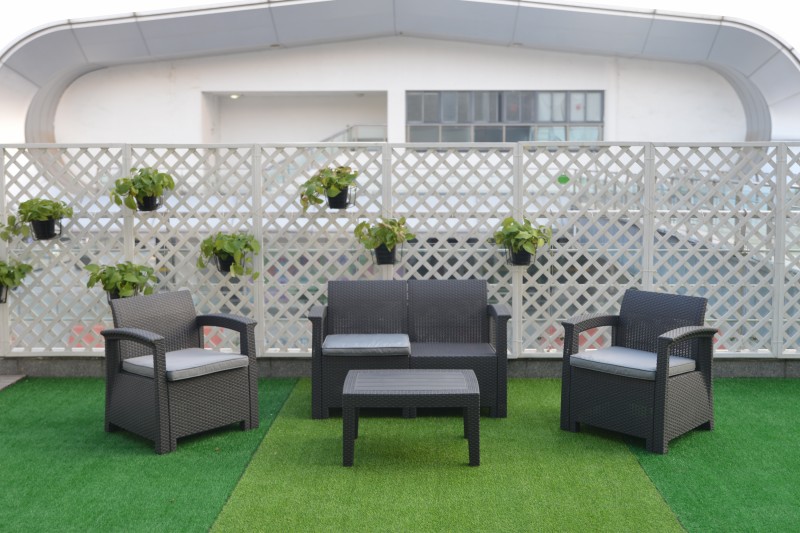 ラタン調ガーデンファニチャーセット ガーデンテーブルセット ガーデンチェアー　家具 樹脂 ねじなし ホテル カフェ ベランダ テラス 屋外家具 高級 ソファ