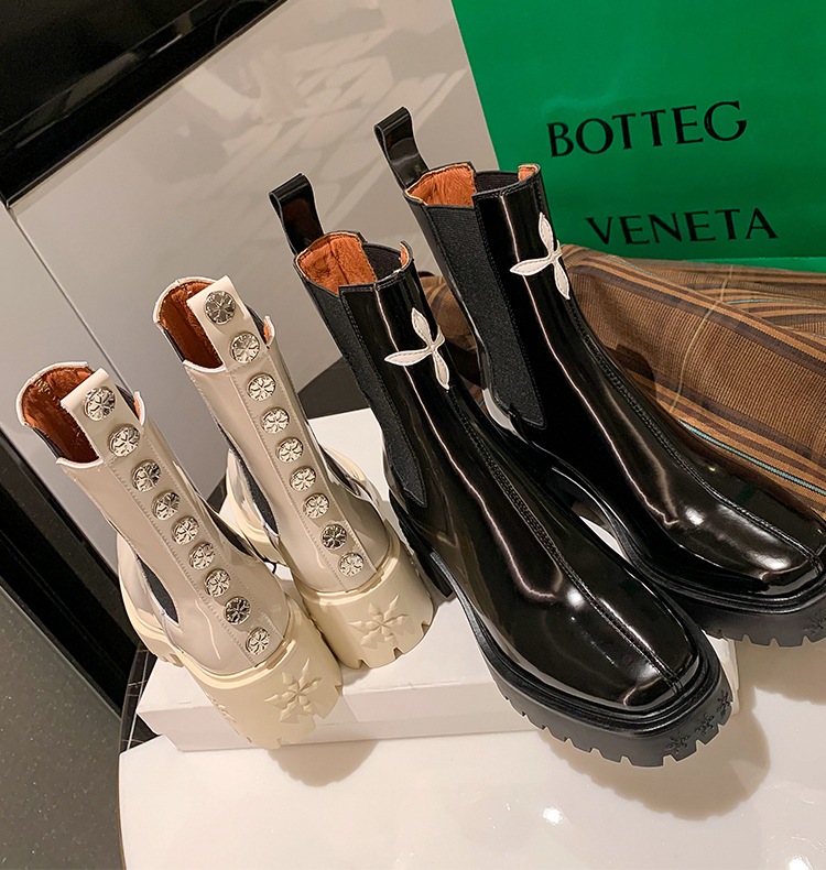 サイドゴアブーツ 装飾メタル厚底ブーツ マーティンブーツ ブーツ 厚底ブーツ ミドルブーツ ショートブーツ レディース ブーツ 厚底 PUレザー ２カラー D64