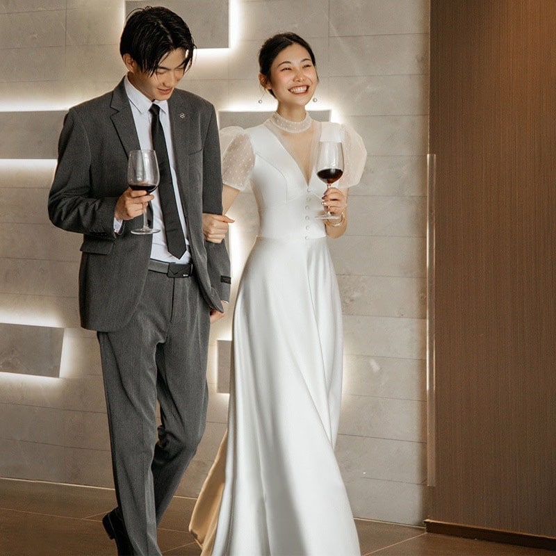 おとぎ話のウェディングドレス2025夏のパフスリーブシンなスリムサテン花嫁ウェルカムドレス