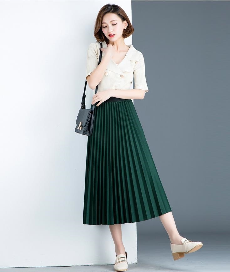 3085.オフィスカジュアルに プリーツロングスカート（春夏 saleグリーン）