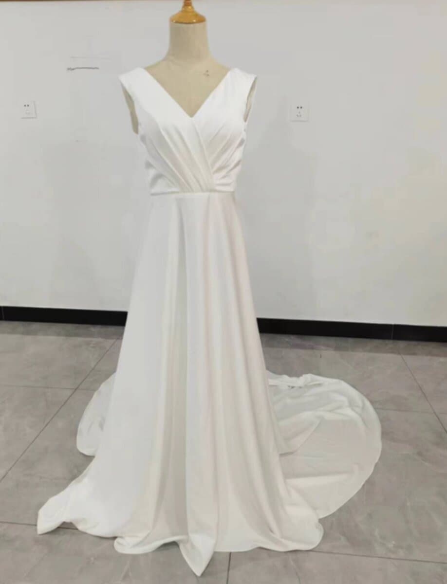 フランス風 ウエディングドレス Vネックドレス 背中見せ 二次会 披露宴 セクシー 憧れのドレス