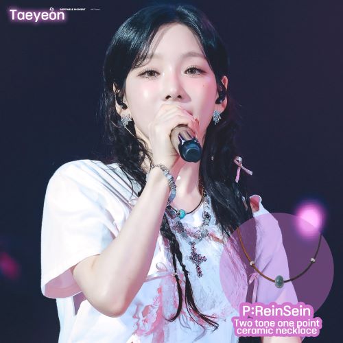 Taeyeon,XLOV 着用 투톤 원포인트 세라믹 네크리스
