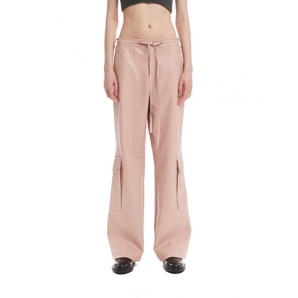 トランク プロジェクト ピンク フェイク レザー カーゴ パンツ 21,888円