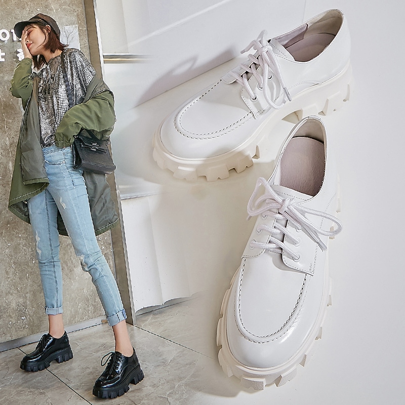 【送料無料】レディース ボリューム 厚底 シューズ レースアップ ブラック ホワイト