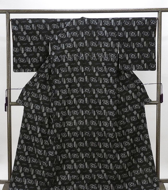 紬 未着用 正絹 井桁花模様 身丈168.5cm 裄丈67cm 紬 未使用 新古品 着物 b4058