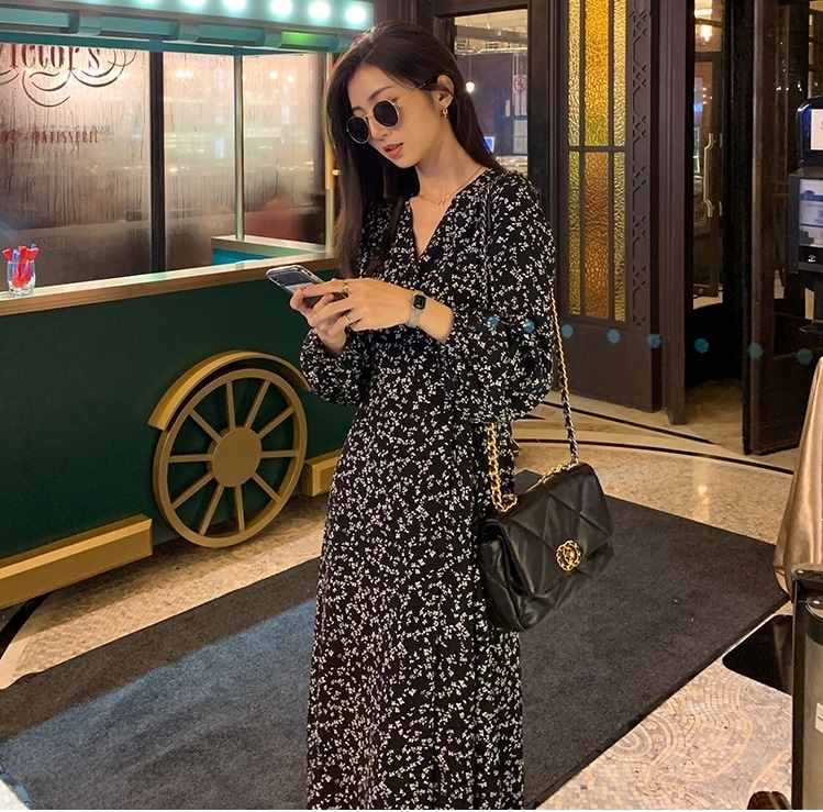 ワンピース フレアスカート ミディアム丈 長袖 ボリューム袖 Vネック Aライン ハイウエスト ポリエステル 大人可愛い きれいめ シンプル カジュアル 大人 上品 おしゃれ 大人可愛い 大人女子