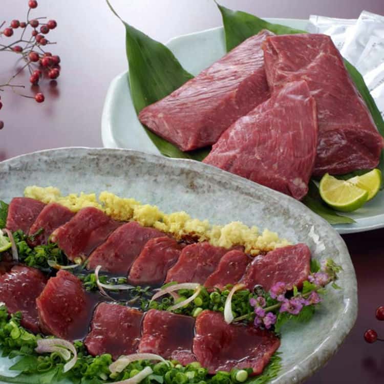 長野 大正8年創業 馬刺専門店「若丸」 馬刺 E 赤身300g 離島は配送不可 2510023 お歳暮 お中元 お土産 ご進物 ギフト 贈り物に最適