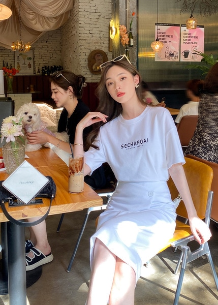 LIERKISS クメール語の肌に優しく通気性のあるカジュアルTシャツ