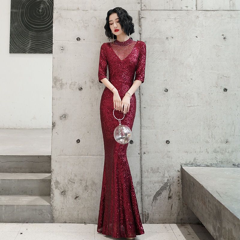 タッセル付き女性用イブニングドレスバンケットスタイルホストバーガンディテールロングスタイル