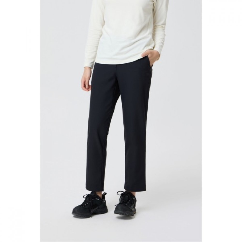 コオロンスポーツ レディース スリムフィット ストレッチパンツ TVPNA24402BLK