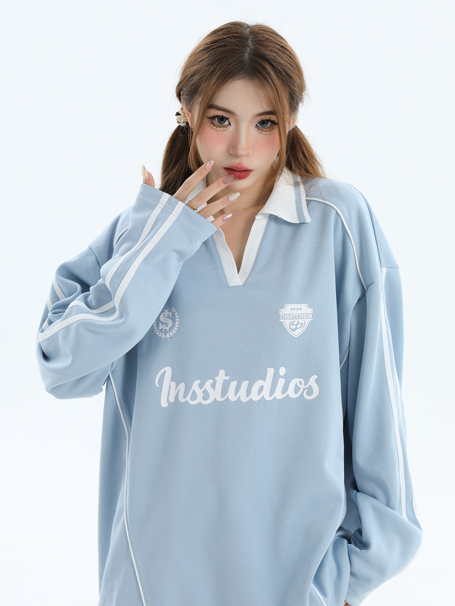 2025秋冬 トップスバイカラー長袖TシャツかわいいVネックK-POP黑白レディース韓国風ロゴルーズゆったりカジュアルおしゃれサイズ袖グラフィックシルエットファッション系サイドシャツフット春スポーツT