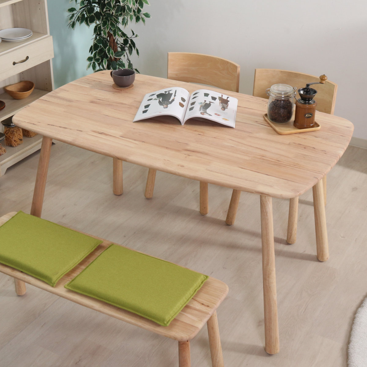 ダイニングテーブル 幅135cm 木製 天然木 ナチュラル 北欧 4人掛け 長方形 シンプル モダン コンパクト おしゃれ カフェ風 木目