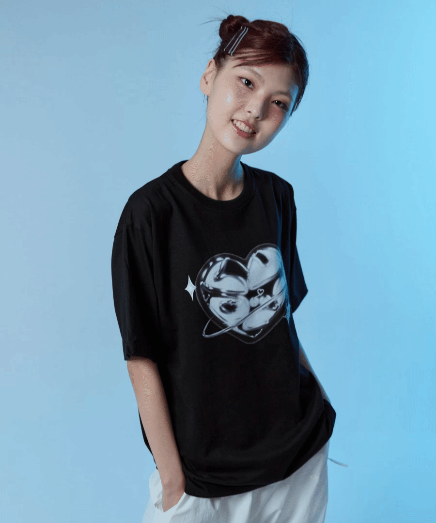 メタルハートのロゴ半袖Tシャツ[ブラック]