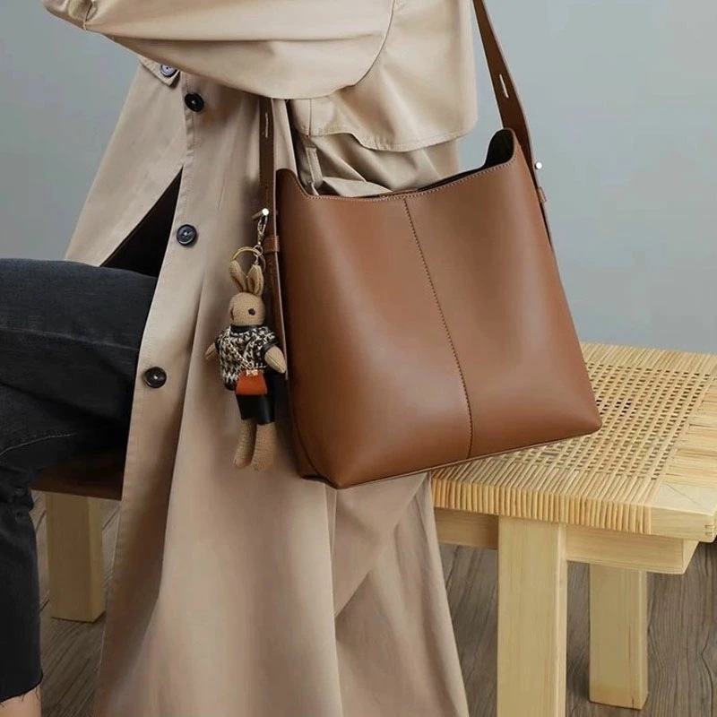 4シーン対応レディース ハンドバッグ 大容量 軽量 秋冬仕様 通勤・フォーマル・旅行・冠婚葬祭 上品デザイン 母の日ギフト