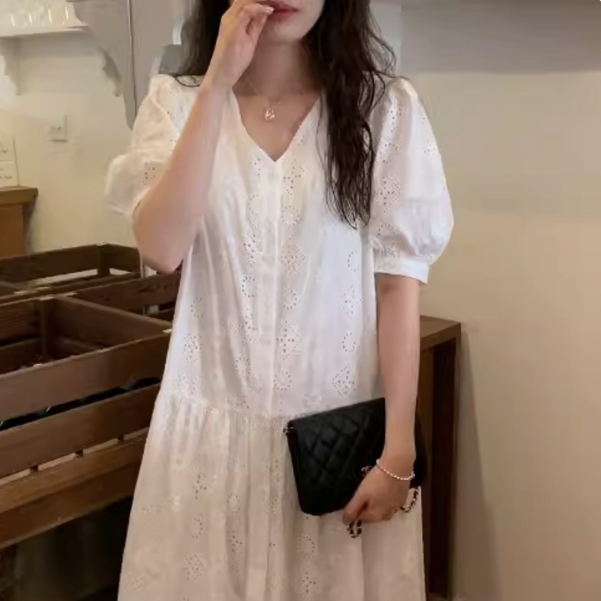 ワンピース 半袖 Vネック かわいい 大人可愛い きれいめ シンプル カジュアル 大人 上品 おしゃれ お洒落 大人女子 こなれ感 個性的 主役級 存在感 美容師 メイクアップアーティスト ネイリスト