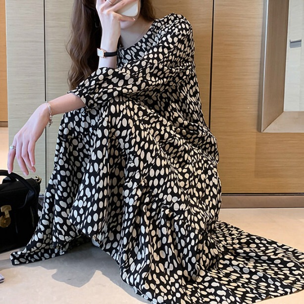 水玉ワンピース トップス スイート ガーリー ブラック 黒 ミドル丈 袖あり 長袖 ラウンドネック